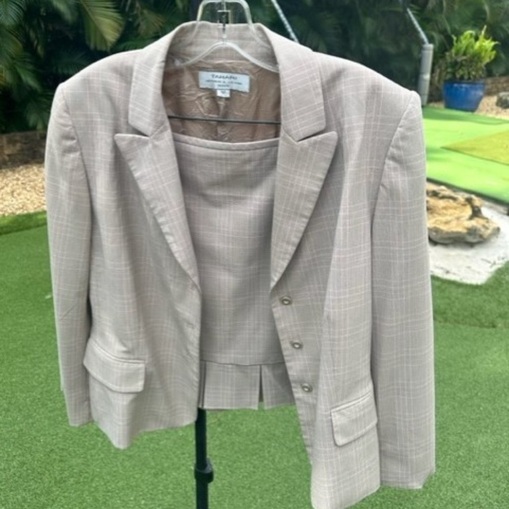 Light Pink / Cream Suit